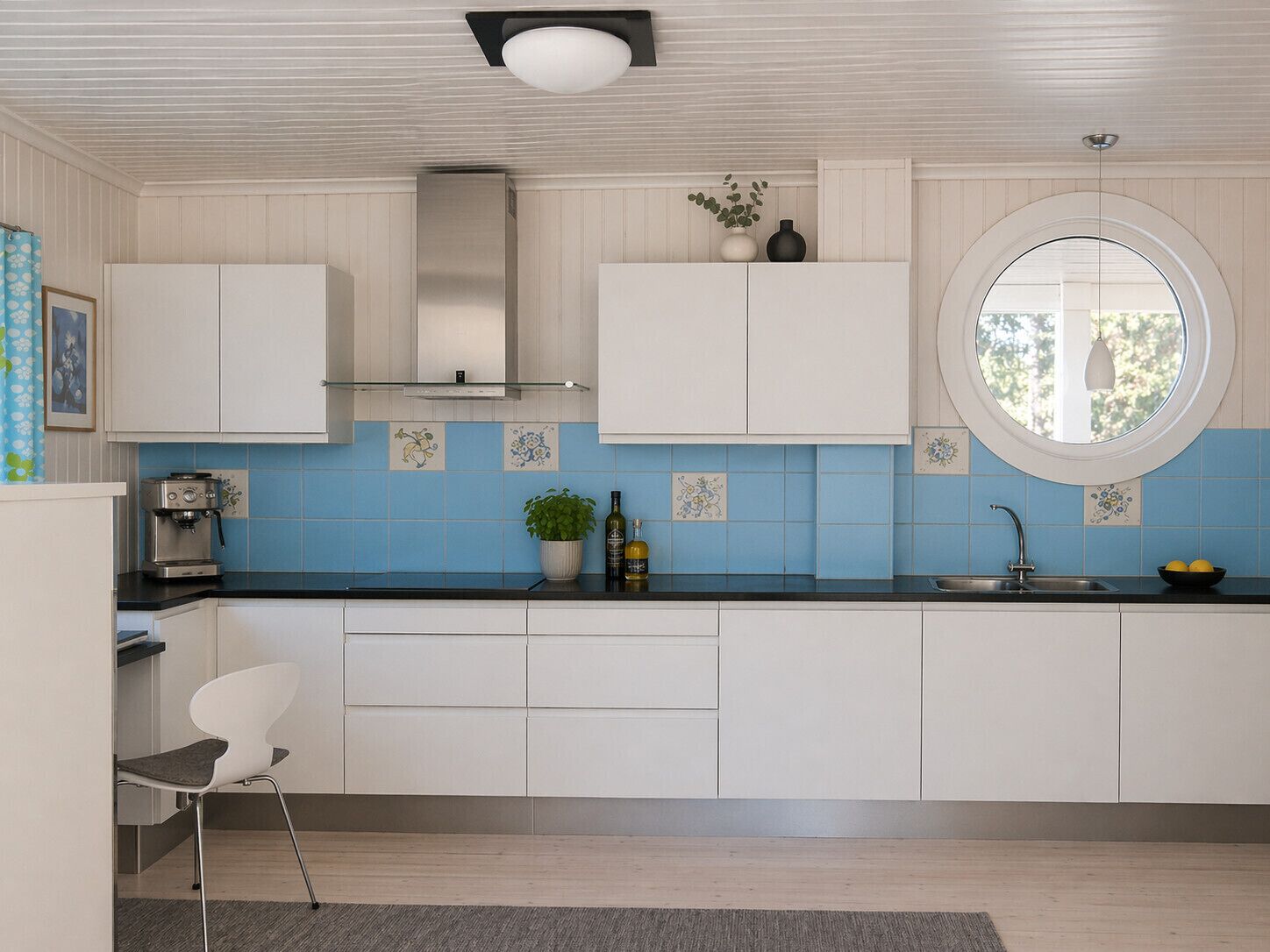 Fridge, oven, dishwasher, coffee/tea maker