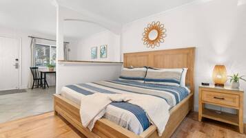 Iron/ironing board, WiFi (free), bed sheets