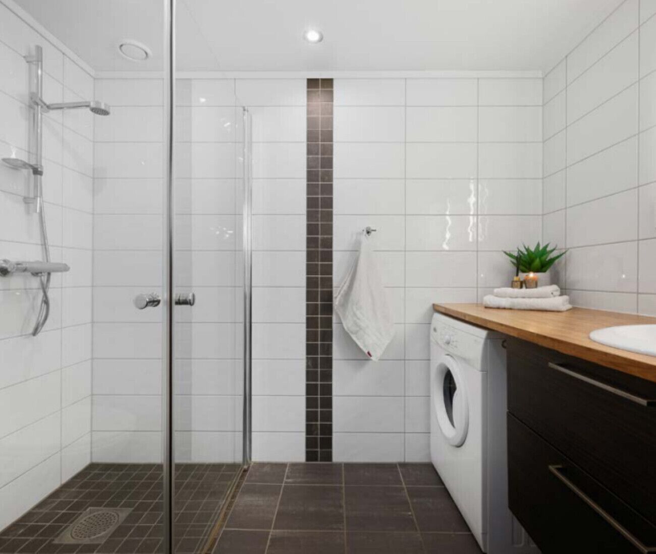 Douche, serviettes fournies
