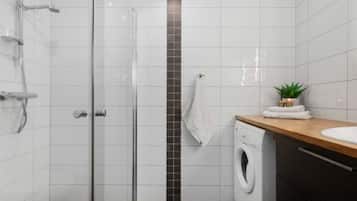 Douche, serviettes fournies