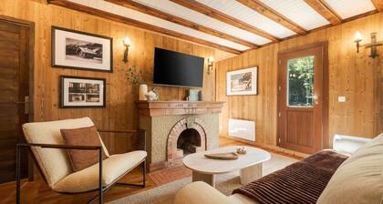 Cozy Chalet | Sleeps 6 | Quiet | Terrace & BBQ