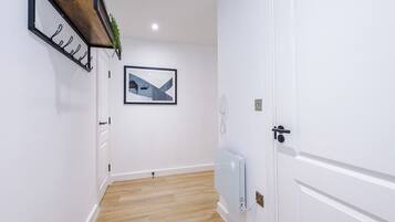 Luxury Apartment, Private Bathroom, City View (Prestige City Centre) | Lobby
