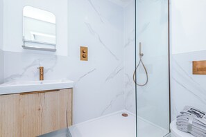 Quarto casal, vista para a cidade | Banheiro