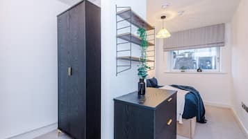 Apartamento de lujo, baño privado, vistas a la ciudad (Prestige City Centre) | Cortinas opacas, tabla de planchar con plancha, wifi gratis