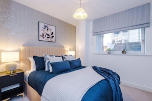 Luxury Apartment, Private Bathroom, City View (Prestige City Centre)