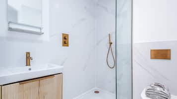 Apartamento de lujo, baño privado, vistas a la ciudad (Prestige City Centre) | Baño
