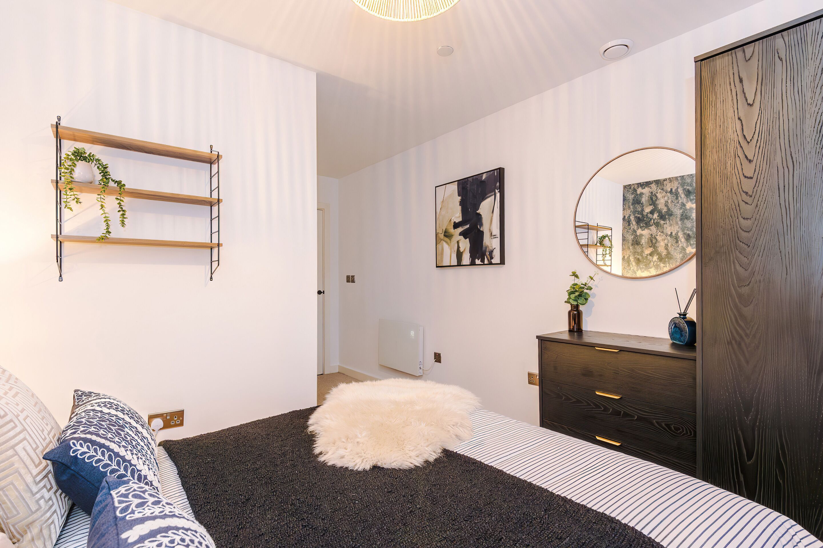 Luxury Apartment, Private Bathroom, City View (Prestige City Centre) | Blackout drapes, iron/ironing board, free WiFi