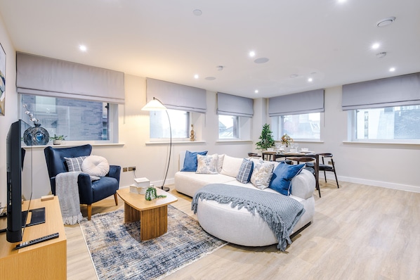 Luksushuoneisto, oma kylpyhuone, kaupunkinäköala (Prestige City Centre) | Lounge