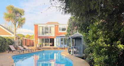 Palm House | Heated Pool | Sleeps 10 | South Downs