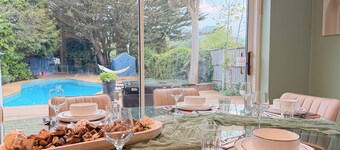 Palm House | Heated Pool | Sleeps 10 | South Downs