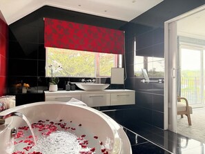 Shower, hair dryer - Palm House | Heated Pool | Sleeps 10 | South Downs (Worthing)