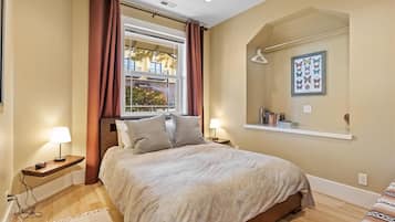 1 bedroom, WiFi (free), bed sheets