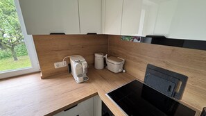 Private kitchen - Stylish apartment with balcony and views of the countryside (Paderborn)