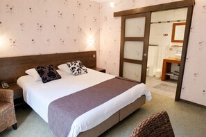 Standard Double Room - Hôtel La Ferme de Sy (Ferrières)