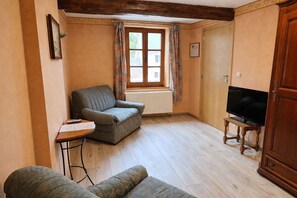 Standard Double Room | Living area - Hôtel La Ferme de Sy (Ferrières)