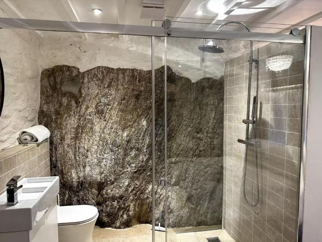 Hair dryer, towels, toilet paper