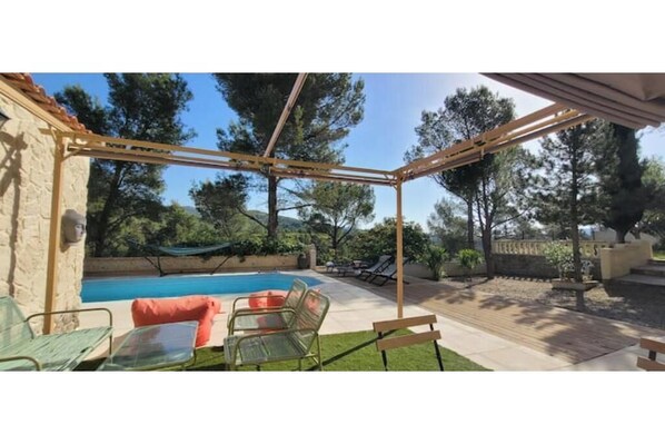 Unclassified image, 1 of 23, button - Vrbo Property (Marseille)