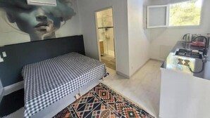 1 bedroom, iron/ironing board, WiFi, bed sheets - Villa Palama - Living room with heated pool & nature view (Marseille)