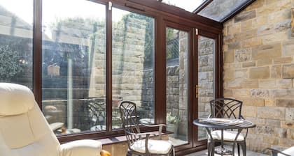 Stonefoot Cottage, Charming Peak District cottage