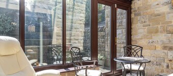 Stonefoot Cottage, Charming Peak District cottage