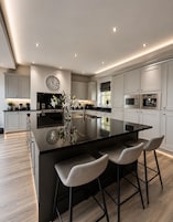 Geladeira, micro-ondas, fogão, cooktop