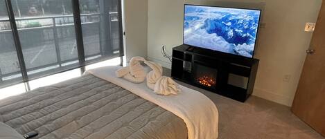 Iron/ironing board, WiFi, bed sheets