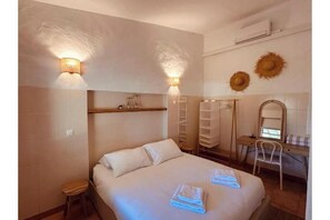 WiFi, bed sheets - Vrbo Property (Porches)