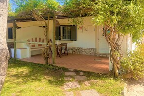 Outdoor dining - Quinta da Vala - Veranda Suite 1 (Porches)