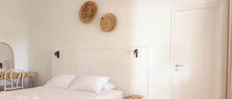 WiFi, bed sheets