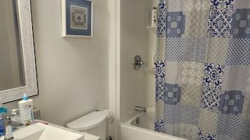 Apartment, 1 Schlafzimmer | Badezimmer