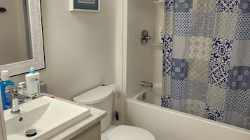 Apartment, 1 Schlafzimmer | Badezimmer