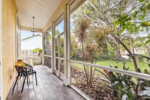 Terrace/patio - Tranquil 6-bedroom retreat in Hobe Sound for your getaway (Hobe Sound)