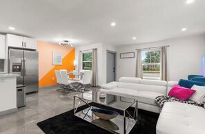 Smart TV - Tropical Oasis Near Beach, Airport & Cruise Port (Fort Lauderdale)