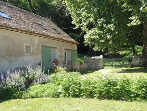 Exterior - Peace and Quiet, Countryside, Comfort. Loches, the Loire Valley castles, and Beauval are just a stone's throw away (Loches)