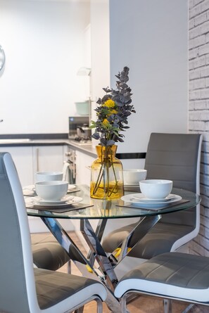 Dining - No 11 Nursery Convent -1st Floor Apartment - 2 Bedrooms - Sleeps 4 (Mansfield)