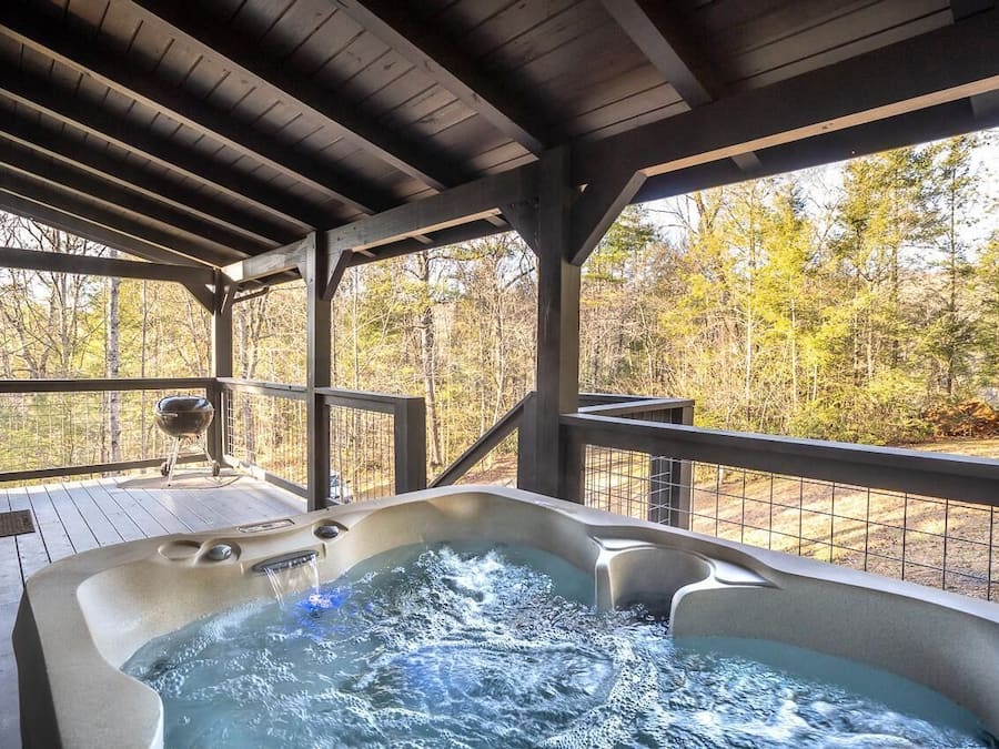 House, 1 King Bed with Sofa bed (Gone Fishing) | Outdoor spa tub