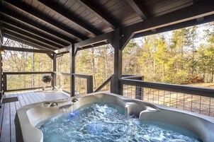 Casa, 1 cama King e sofá-cama (Gone Fishing) | Hidromassagem externa