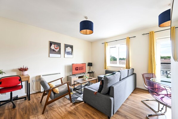 Living area - GuestReady - Bright Retreat in London's Docklands (London)
