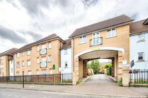 Exterior - GuestReady - Relaxing Haven in Docklands (London)