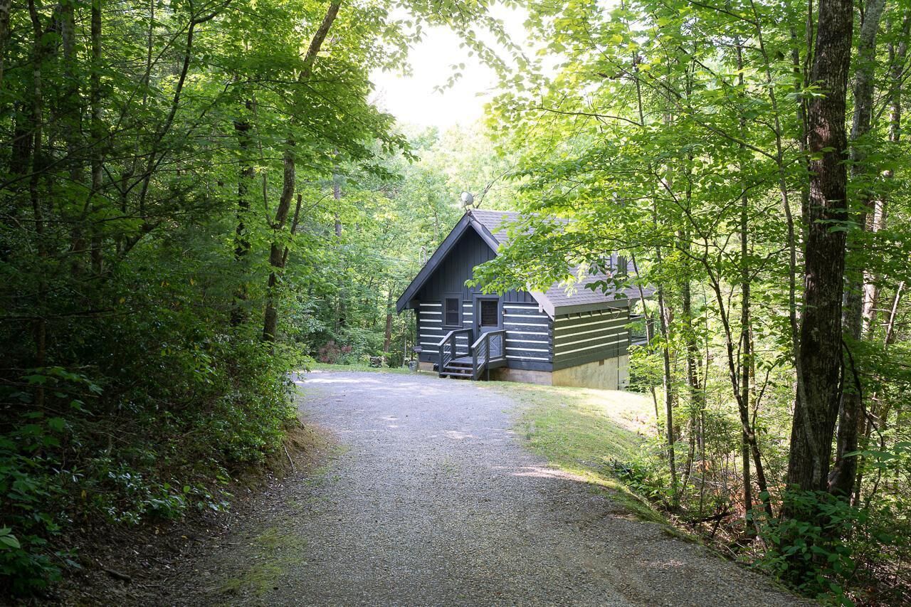 House, 1 King Bed (Lil' Smoky Studio) | Exterior