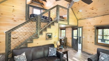 Huis, 1 kingsize bed met slaapbank (Lakeside Rendezvous) | Woonruimte