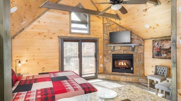House, 1 King Bed (Still Waters Studio) | 1 bedroom