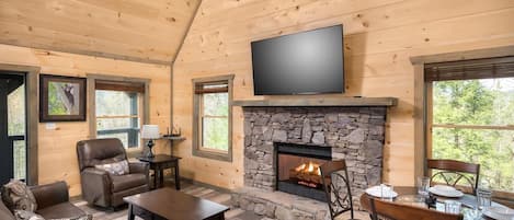 Maison, 1 très grand lit et 1 canapé-lit (Trail Head) | Coin séjour