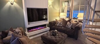 2 Bed Cottage - Sleeps 4 - Parking - Wifi