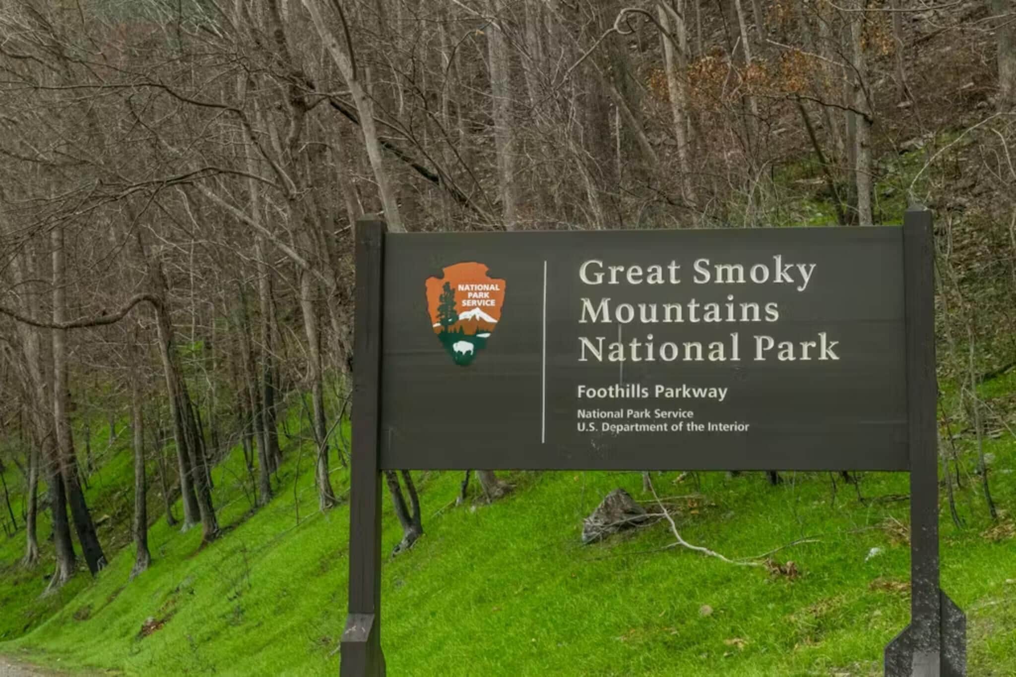 En skylt för nationalparken Great Smoky Mountains.