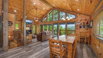 House, Multiple Beds (Black Bear Lookout) | Interior