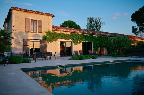 Idéal pour les familles, couples et séjours détente, piscine, calme, authentique