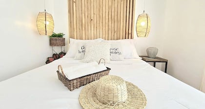 Chic Condo Near Beach | Minutes from Airport | Wi-Fi