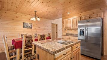 House, Multiple Beds (Key to Heaven) | Dining