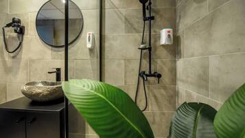 Premium Apartment, 1 Double Bed, Non Smoking | Bathroom | Shower, free toiletries, towels, soap